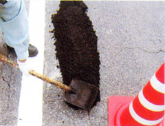 補修材敷き均し